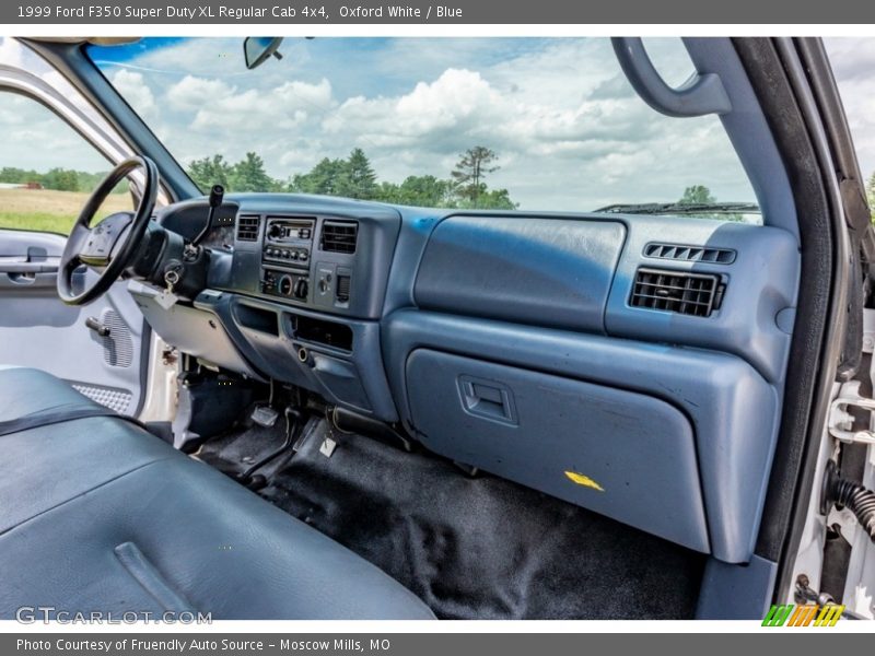 Dashboard of 1999 F350 Super Duty XL Regular Cab 4x4