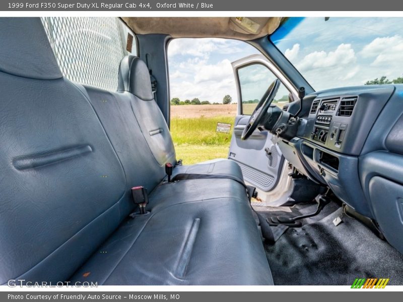 Front Seat of 1999 F350 Super Duty XL Regular Cab 4x4
