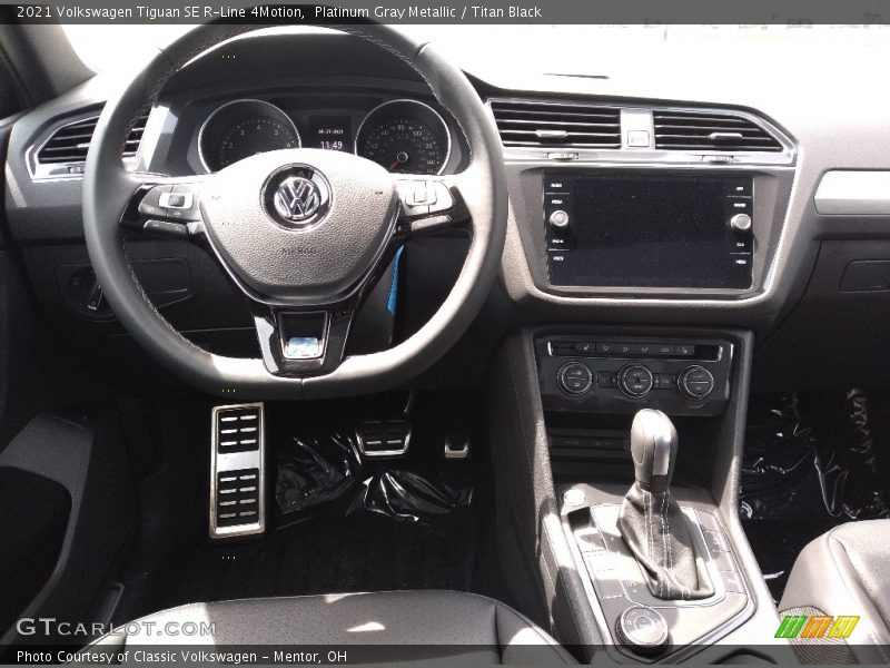 Platinum Gray Metallic / Titan Black 2021 Volkswagen Tiguan SE R-Line 4Motion