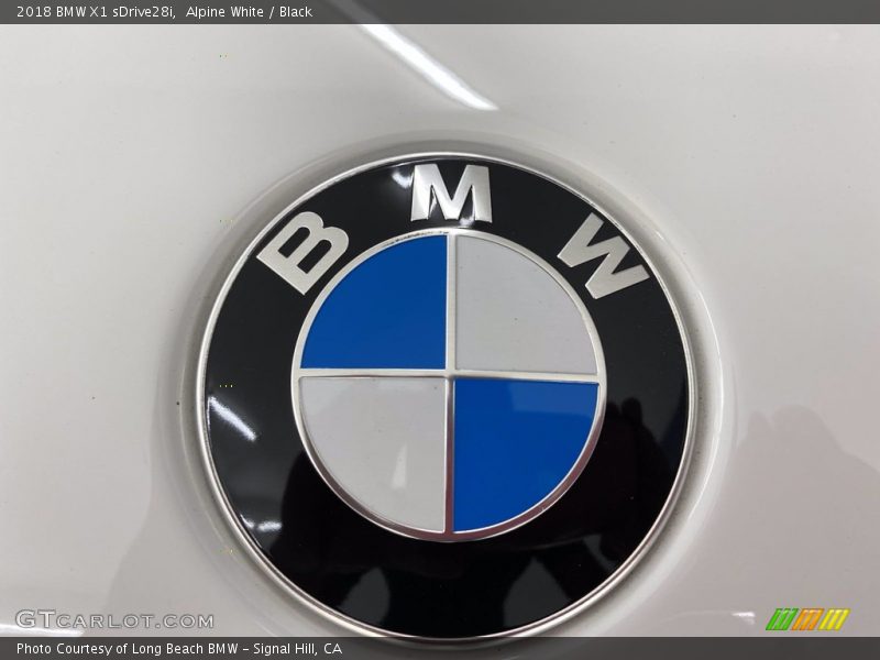 Alpine White / Black 2018 BMW X1 sDrive28i