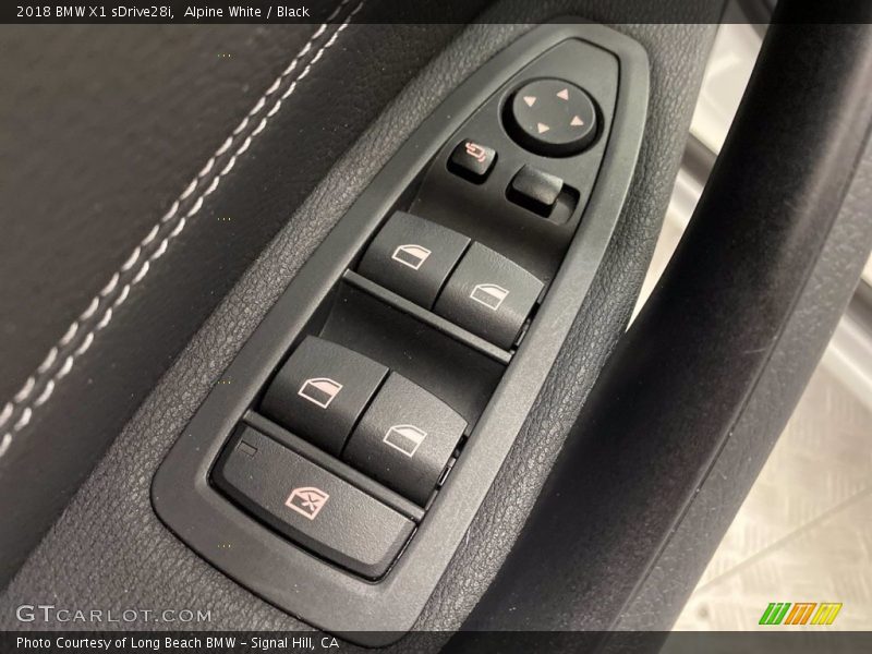 Alpine White / Black 2018 BMW X1 sDrive28i