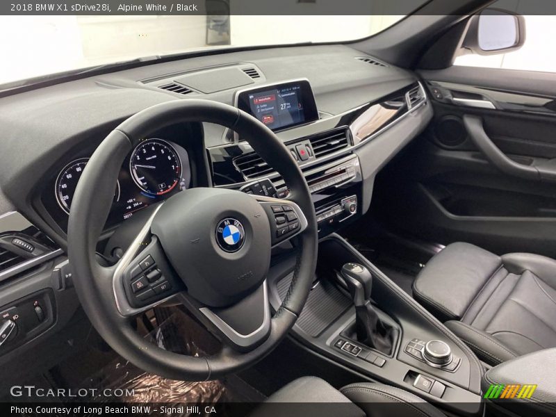 Alpine White / Black 2018 BMW X1 sDrive28i