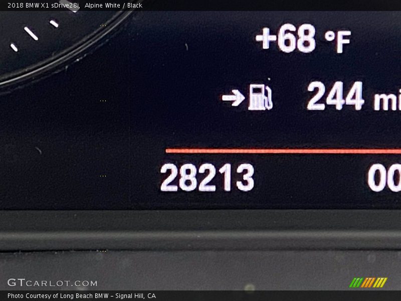 Alpine White / Black 2018 BMW X1 sDrive28i