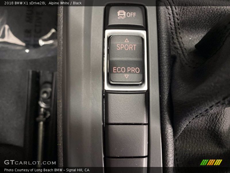 Alpine White / Black 2018 BMW X1 sDrive28i