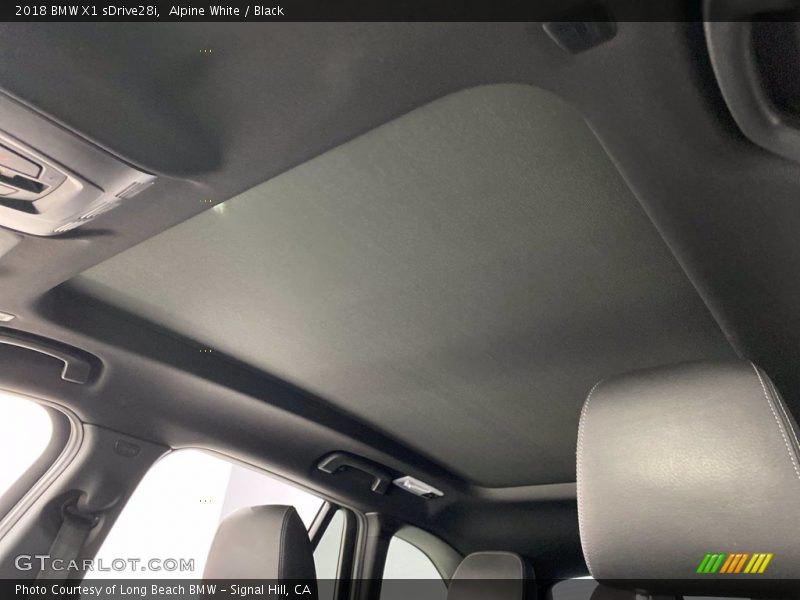 Alpine White / Black 2018 BMW X1 sDrive28i