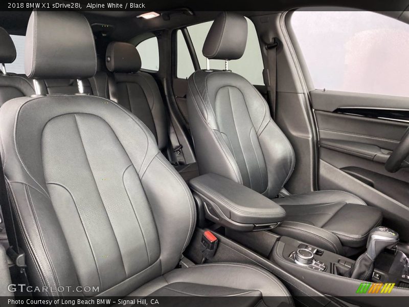 Alpine White / Black 2018 BMW X1 sDrive28i