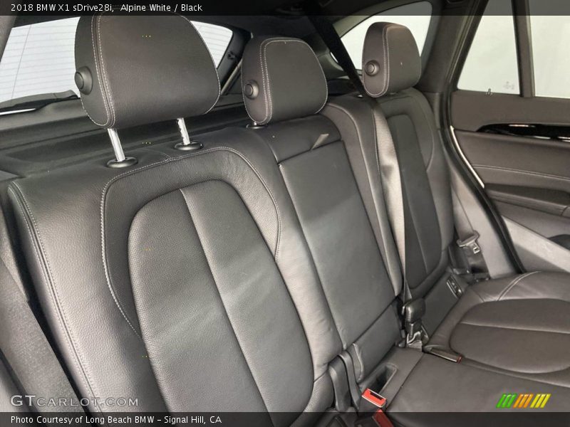 Alpine White / Black 2018 BMW X1 sDrive28i