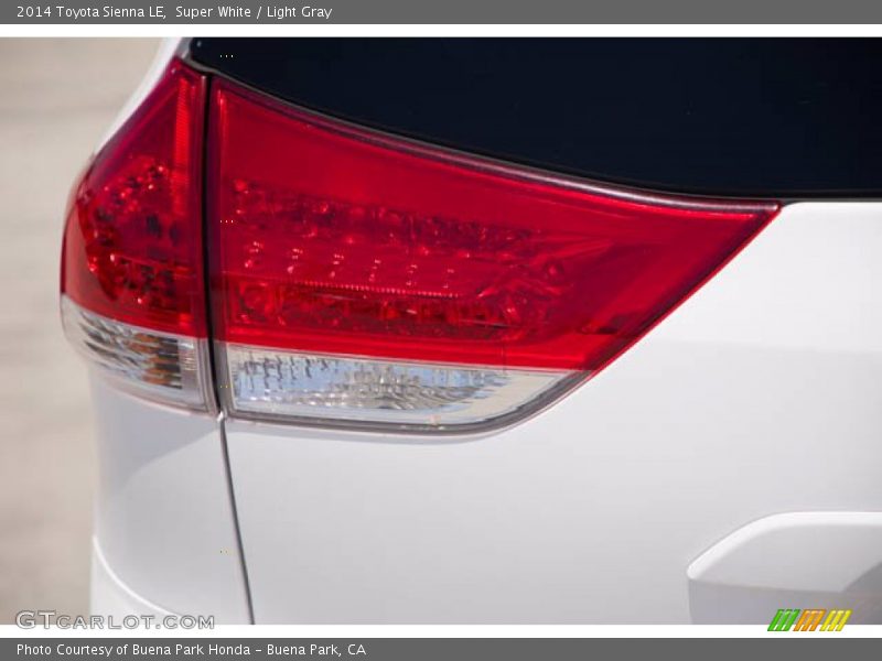 Super White / Light Gray 2014 Toyota Sienna LE