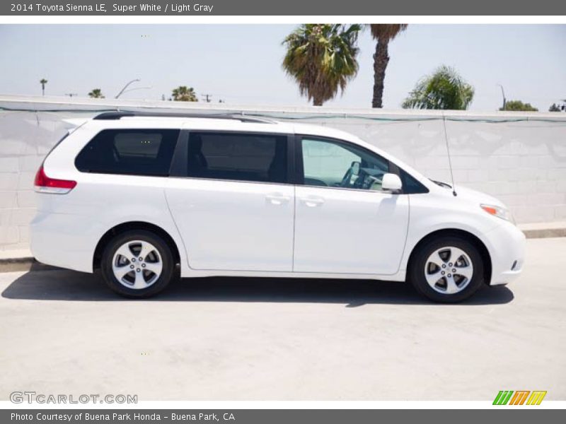 Super White / Light Gray 2014 Toyota Sienna LE