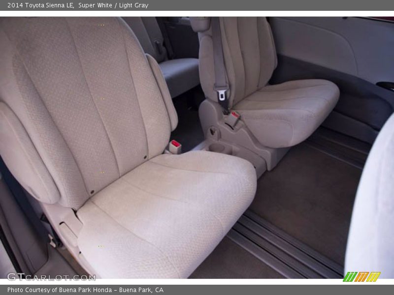 Super White / Light Gray 2014 Toyota Sienna LE