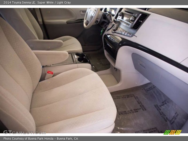 Super White / Light Gray 2014 Toyota Sienna LE