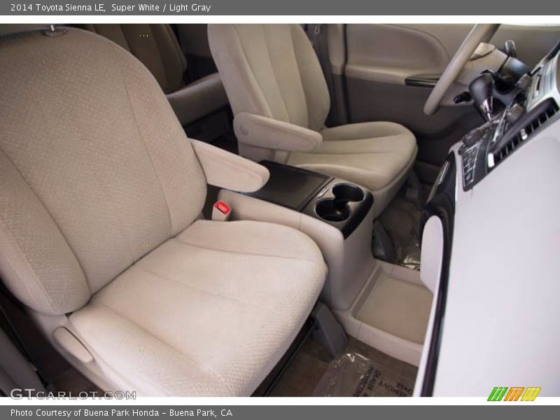 Super White / Light Gray 2014 Toyota Sienna LE