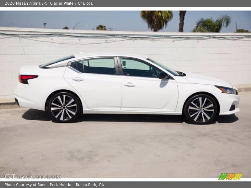 Glacier White / Charcoal 2020 Nissan Altima SR