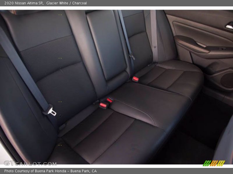 Glacier White / Charcoal 2020 Nissan Altima SR