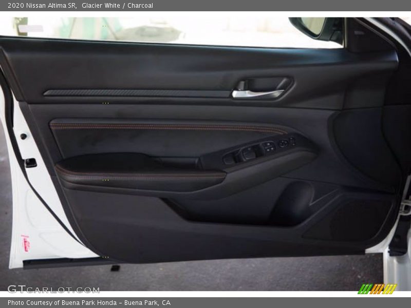 Glacier White / Charcoal 2020 Nissan Altima SR