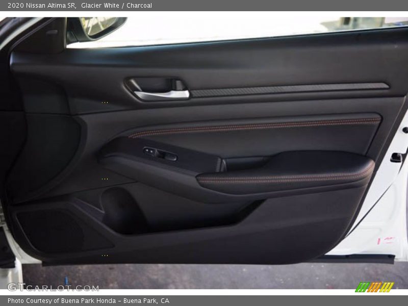 Glacier White / Charcoal 2020 Nissan Altima SR