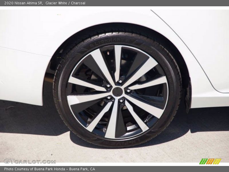 Glacier White / Charcoal 2020 Nissan Altima SR