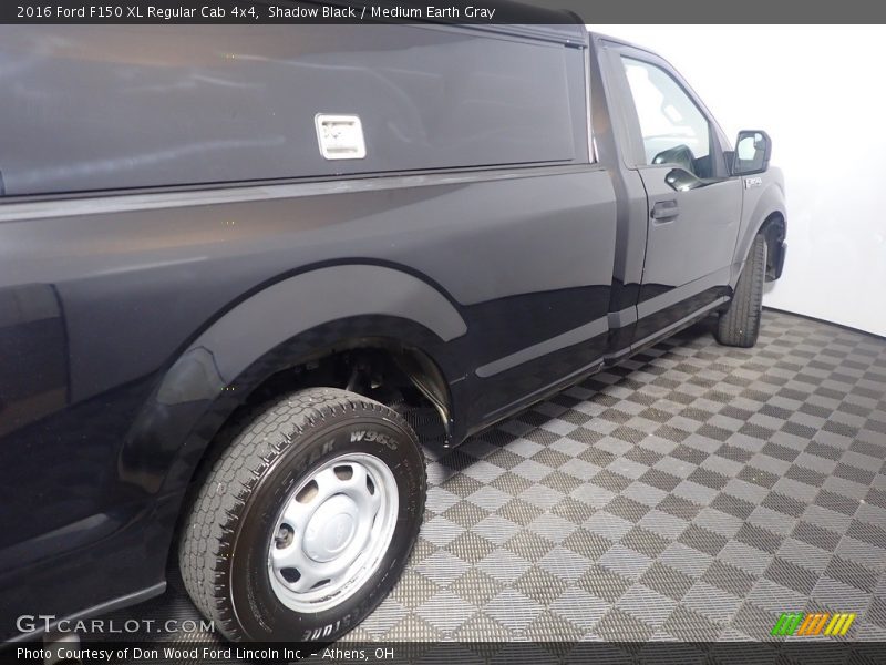 Shadow Black / Medium Earth Gray 2016 Ford F150 XL Regular Cab 4x4