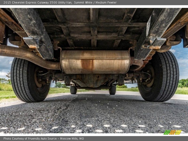 Summit White / Medium Pewter 2015 Chevrolet Express Cutaway 3500 Utility Van