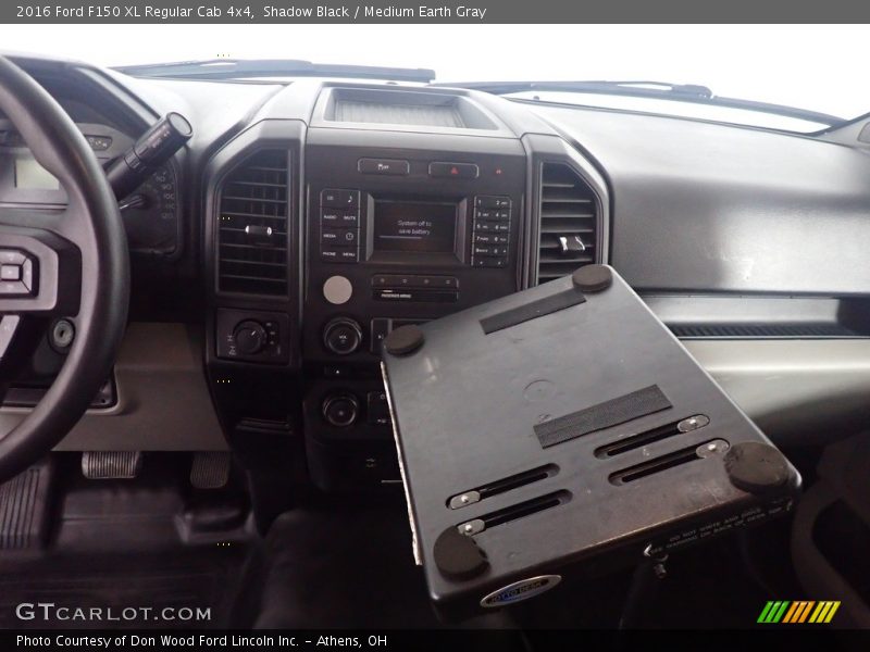 Shadow Black / Medium Earth Gray 2016 Ford F150 XL Regular Cab 4x4