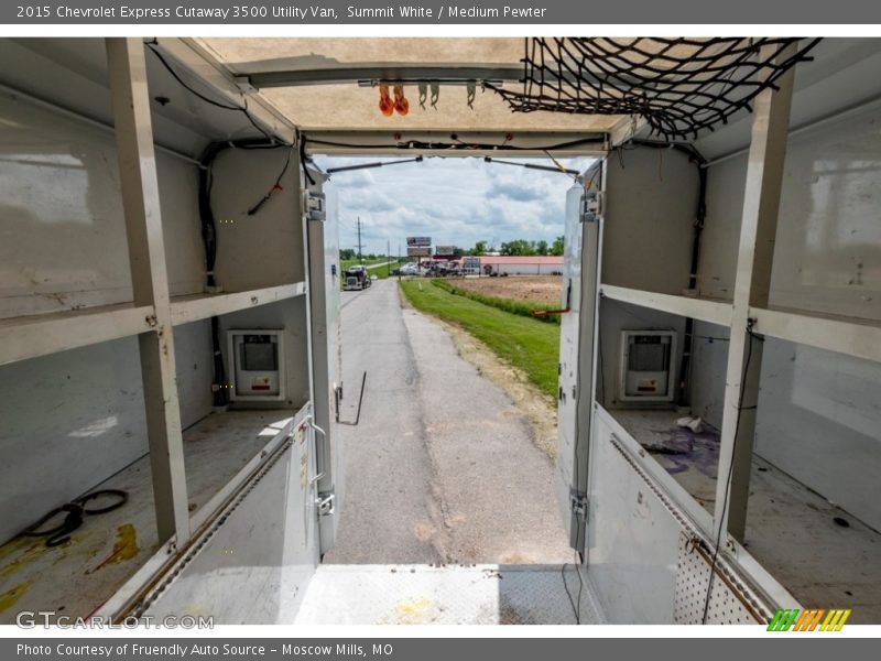 Summit White / Medium Pewter 2015 Chevrolet Express Cutaway 3500 Utility Van