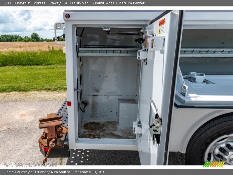 Summit White / Medium Pewter 2015 Chevrolet Express Cutaway 3500 Utility Van