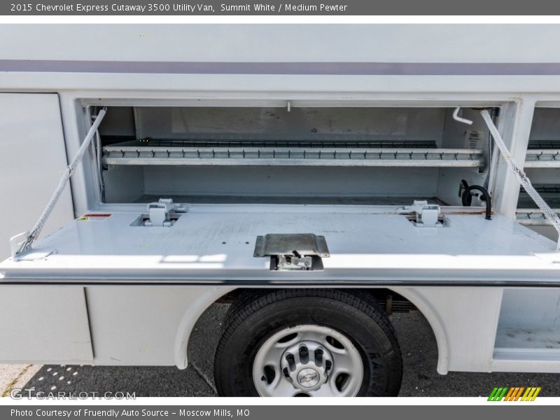 Summit White / Medium Pewter 2015 Chevrolet Express Cutaway 3500 Utility Van