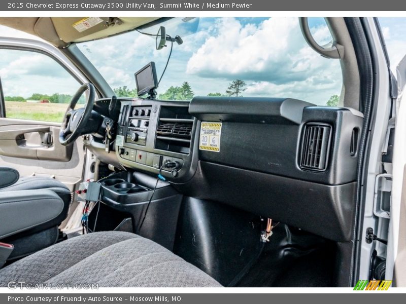 Summit White / Medium Pewter 2015 Chevrolet Express Cutaway 3500 Utility Van