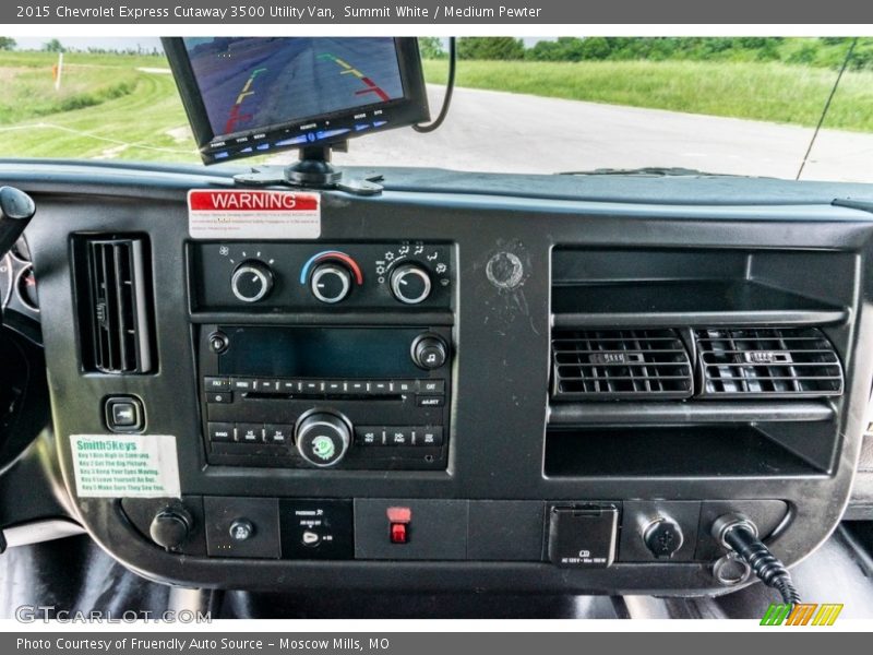 Summit White / Medium Pewter 2015 Chevrolet Express Cutaway 3500 Utility Van