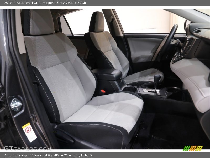 Magnetic Gray Metallic / Ash 2018 Toyota RAV4 XLE