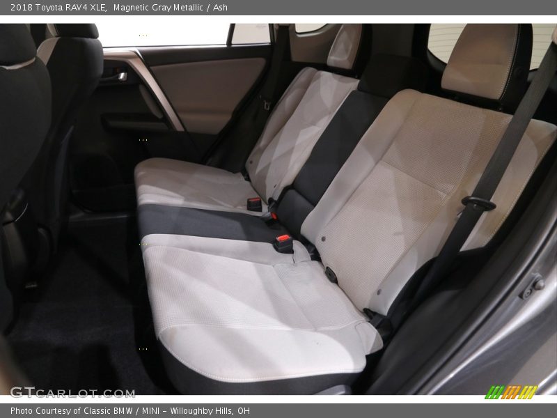 Magnetic Gray Metallic / Ash 2018 Toyota RAV4 XLE