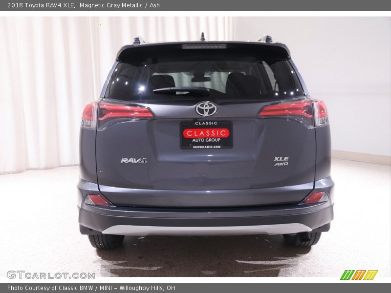 Magnetic Gray Metallic / Ash 2018 Toyota RAV4 XLE