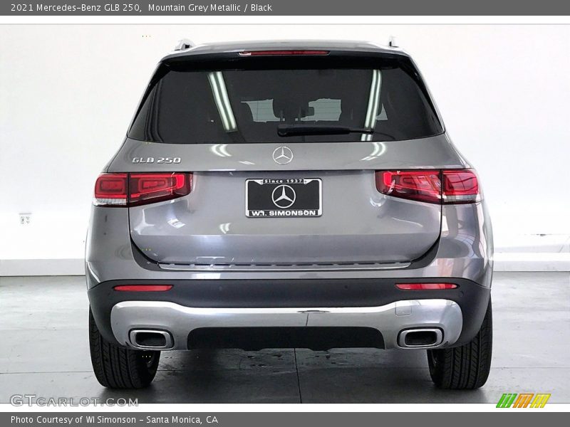 Mountain Grey Metallic / Black 2021 Mercedes-Benz GLB 250