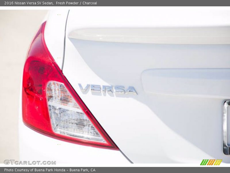 Fresh Powder / Charcoal 2016 Nissan Versa SV Sedan