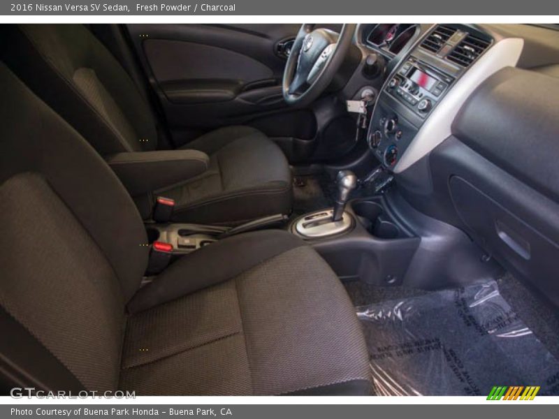 Fresh Powder / Charcoal 2016 Nissan Versa SV Sedan