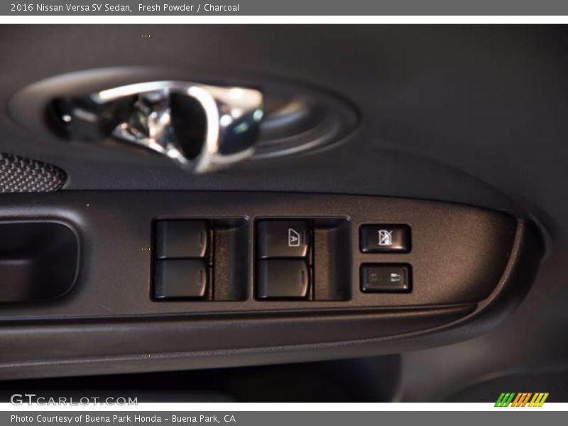 Fresh Powder / Charcoal 2016 Nissan Versa SV Sedan
