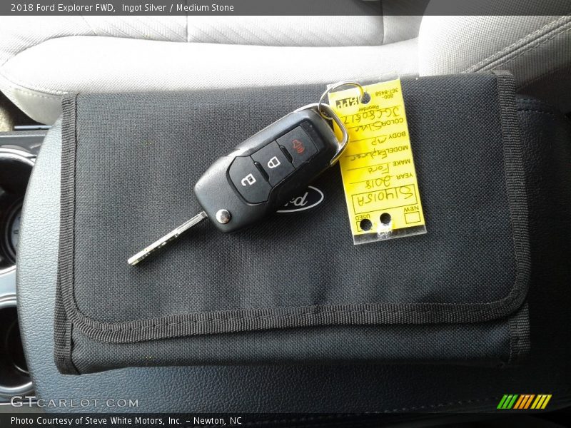 Ingot Silver / Medium Stone 2018 Ford Explorer FWD