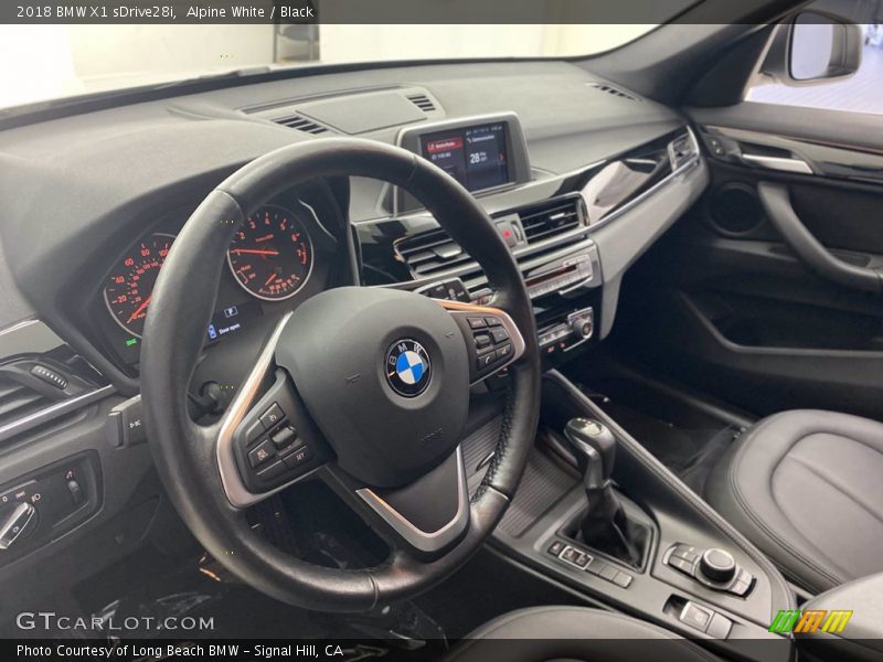 Alpine White / Black 2018 BMW X1 sDrive28i