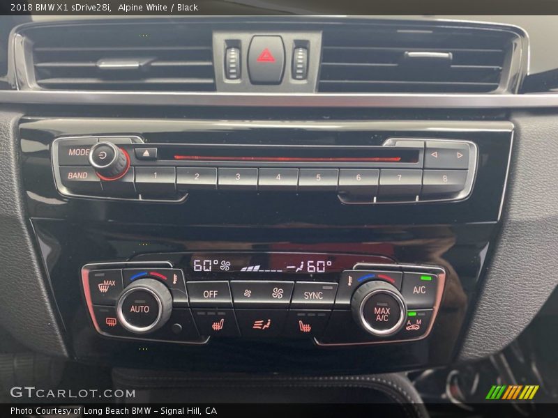 Alpine White / Black 2018 BMW X1 sDrive28i