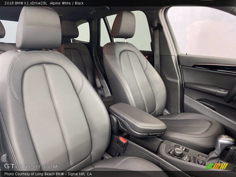 Alpine White / Black 2018 BMW X1 sDrive28i