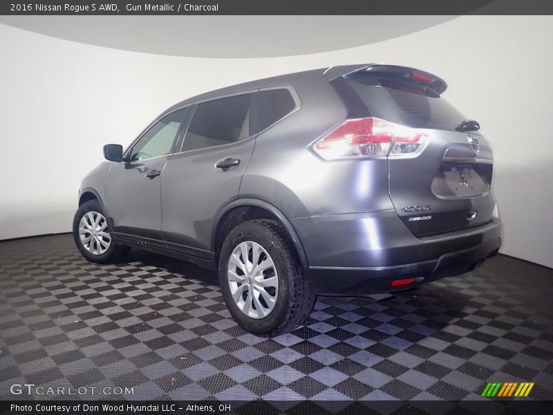 Gun Metallic / Charcoal 2016 Nissan Rogue S AWD