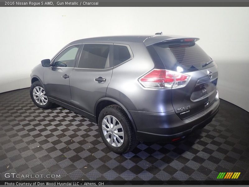 Gun Metallic / Charcoal 2016 Nissan Rogue S AWD