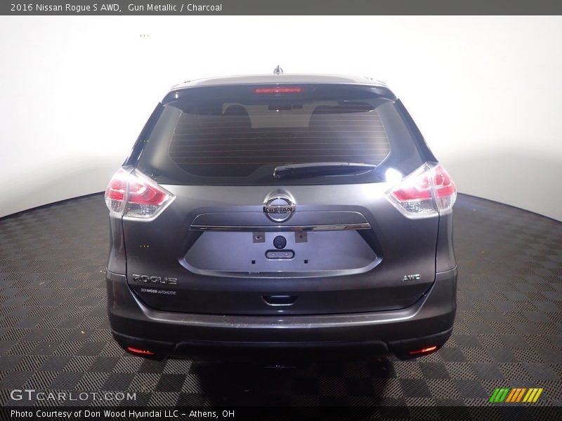 Gun Metallic / Charcoal 2016 Nissan Rogue S AWD