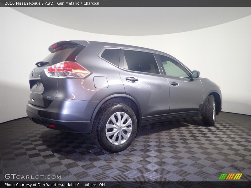 Gun Metallic / Charcoal 2016 Nissan Rogue S AWD