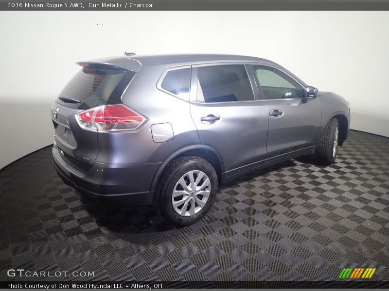 Gun Metallic / Charcoal 2016 Nissan Rogue S AWD