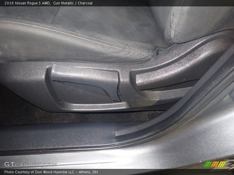 Gun Metallic / Charcoal 2016 Nissan Rogue S AWD