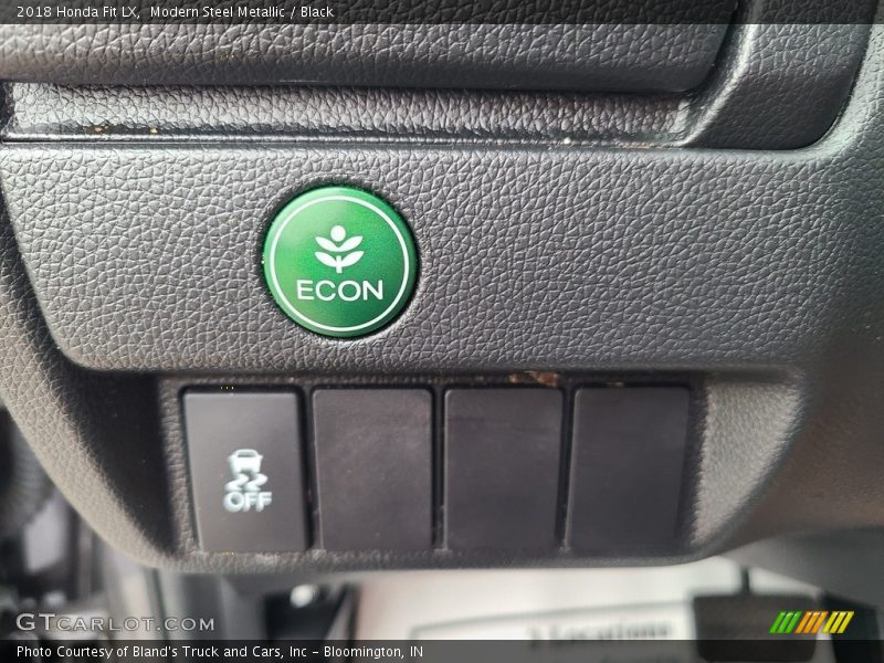 Modern Steel Metallic / Black 2018 Honda Fit LX