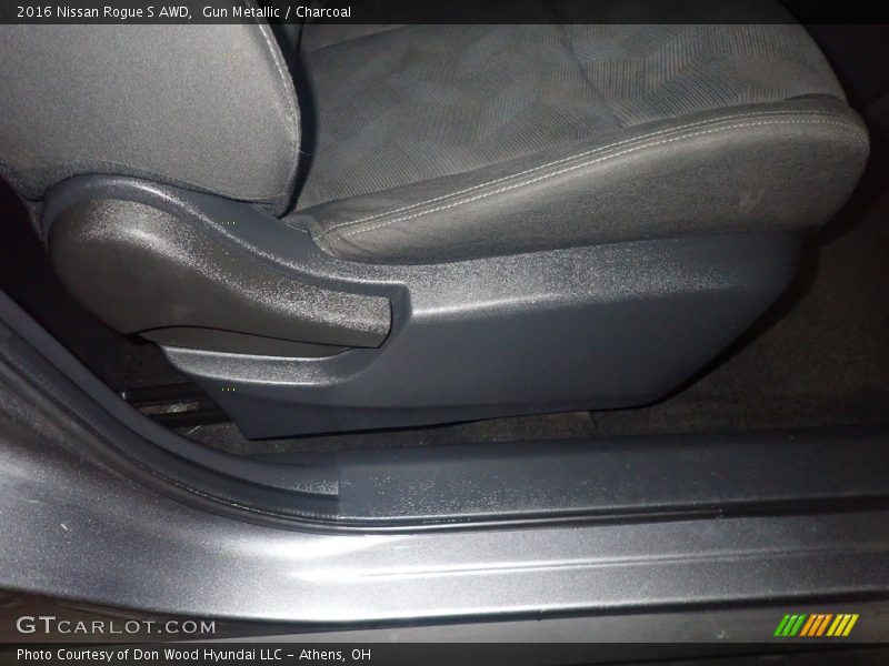 Gun Metallic / Charcoal 2016 Nissan Rogue S AWD