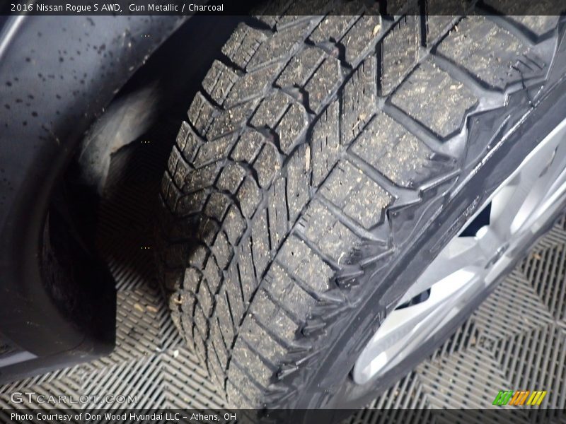 Gun Metallic / Charcoal 2016 Nissan Rogue S AWD