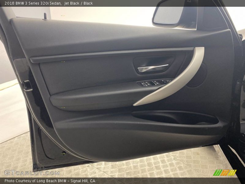 Jet Black / Black 2018 BMW 3 Series 320i Sedan